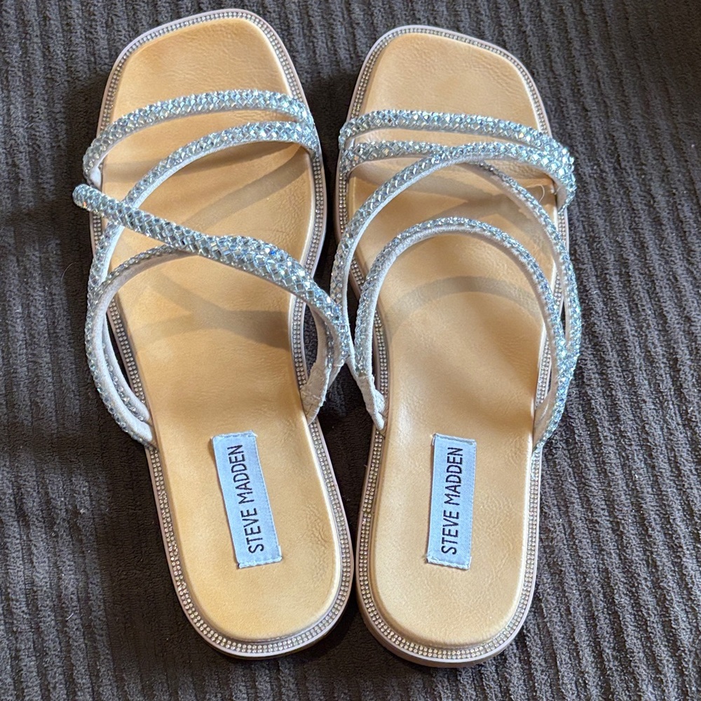 Steve Madden Women's Sandals - Cream and Silver size 8